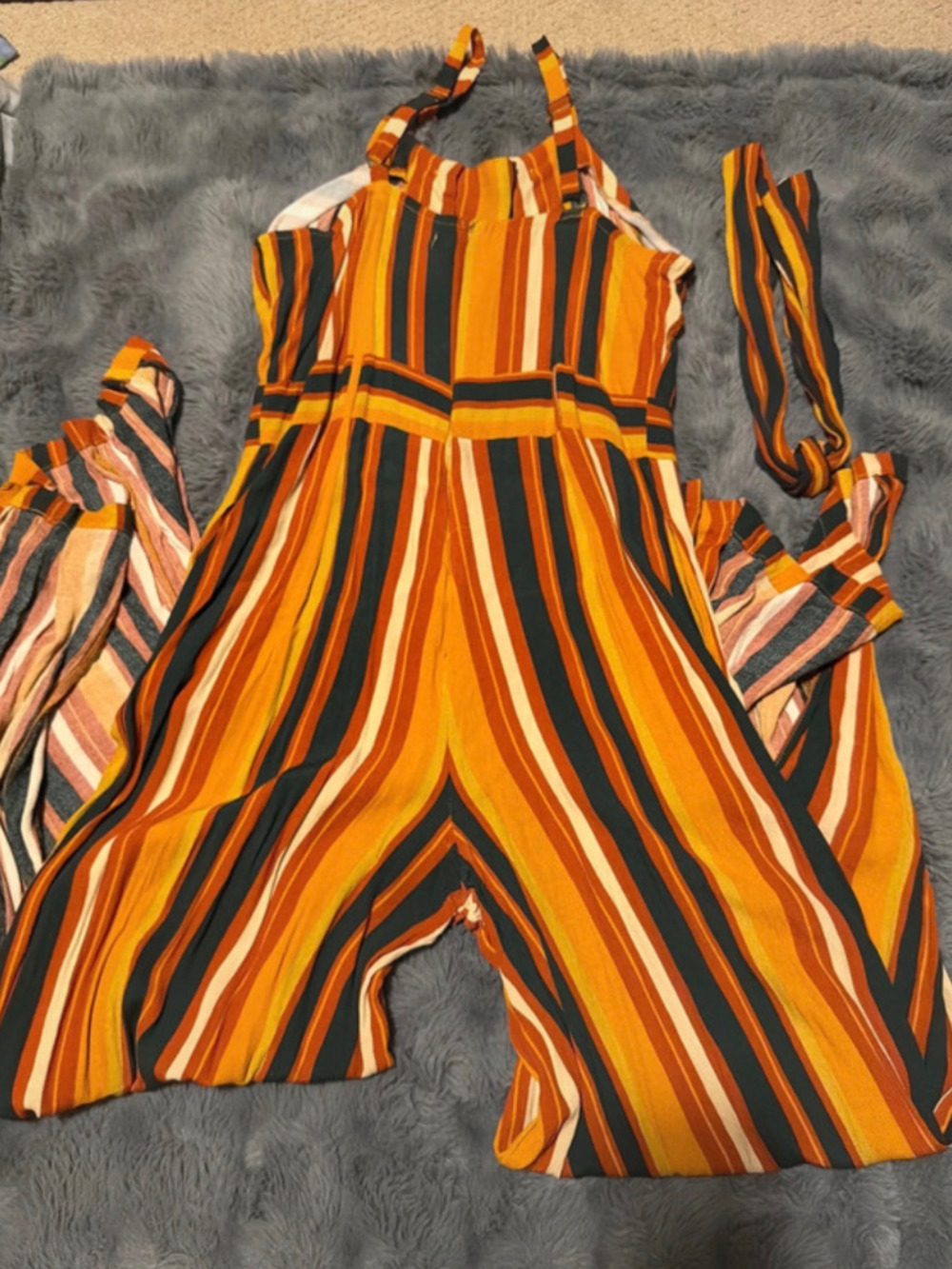 Jumpsuit - Picture 2 of 6